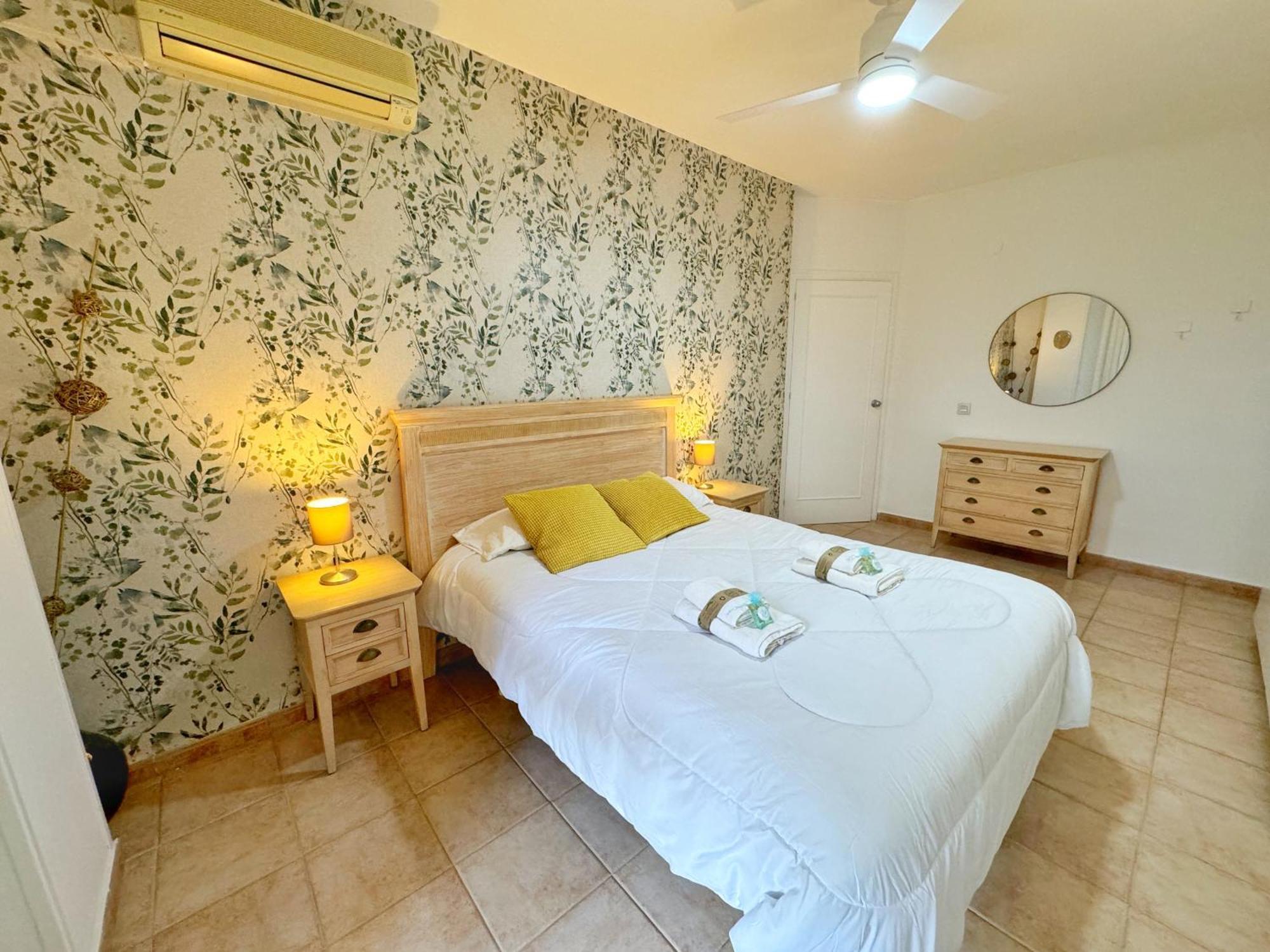797 Holiday Rentals- Precioso Piso Con Vistas Al Jardin En Benalbeach Benalmádena Exteriér fotografie